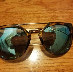 Trendy aviator sunglasses
